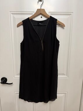 Iz Byer Black Sleeveless V-Neck Zip Mini Dress